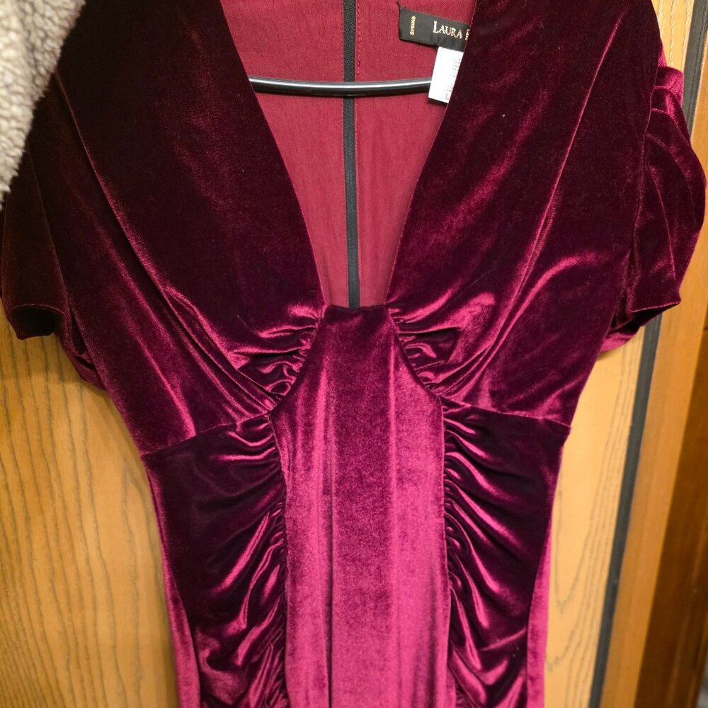 Laura Scott Burgundy Velvet V-Neck Ruched Women’s Dress
